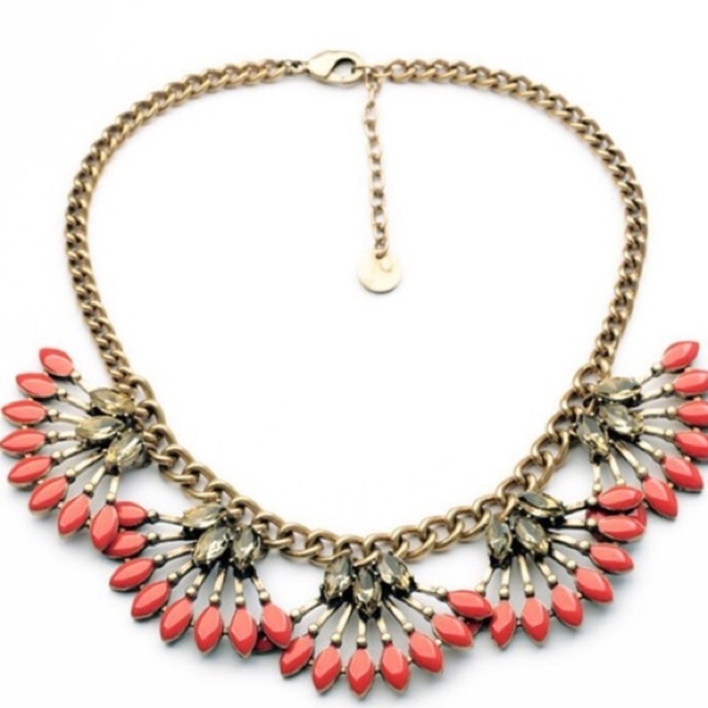 Stella and Dot Coral Cay statement necklace
